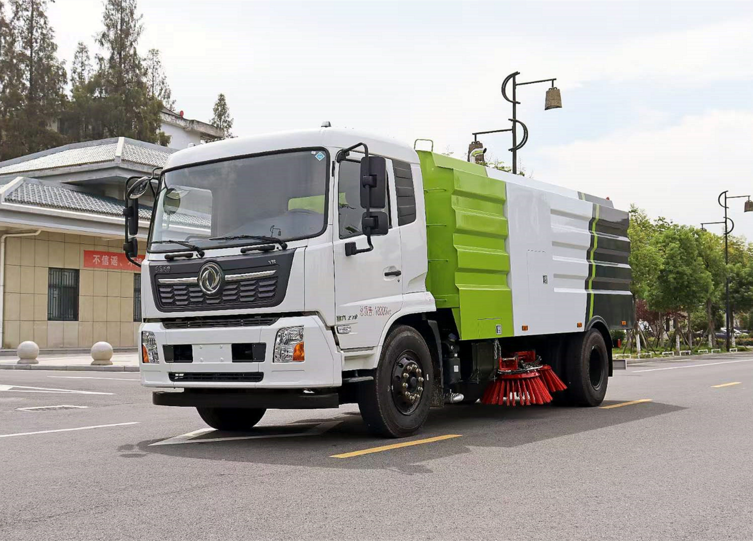 東風(fēng)天錦掃路車（18T）