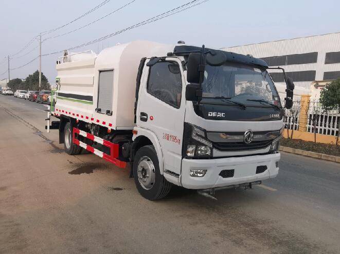 東風(fēng)多利卡12T多功能抑塵車