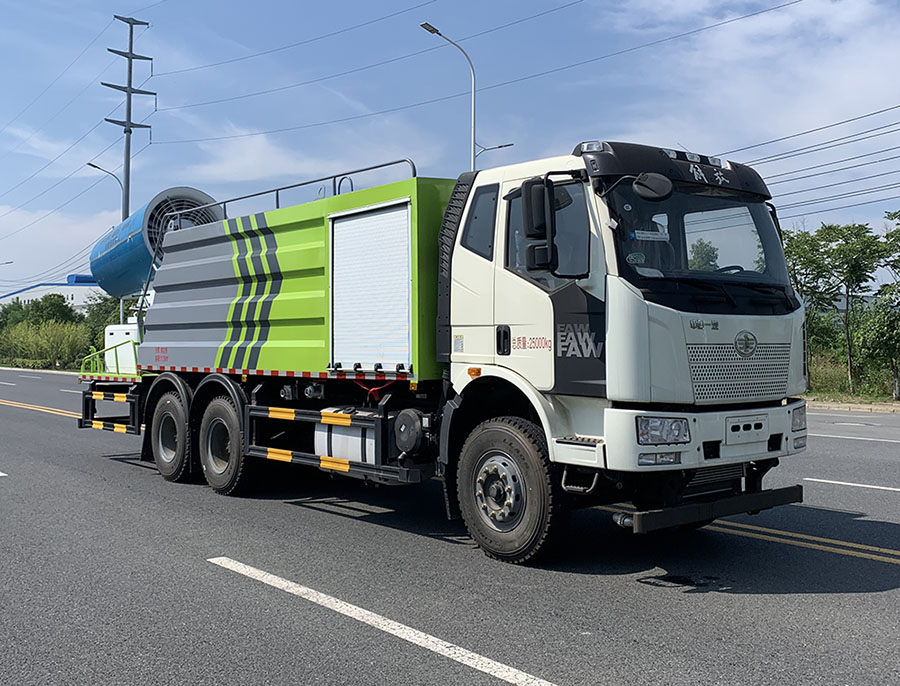 解放J6后雙橋25T多功能抑塵車